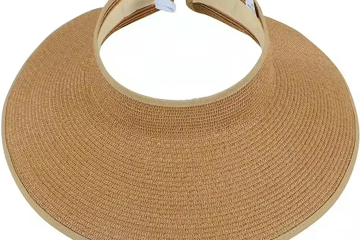 Top view of a straw visor with an adjustable back closure